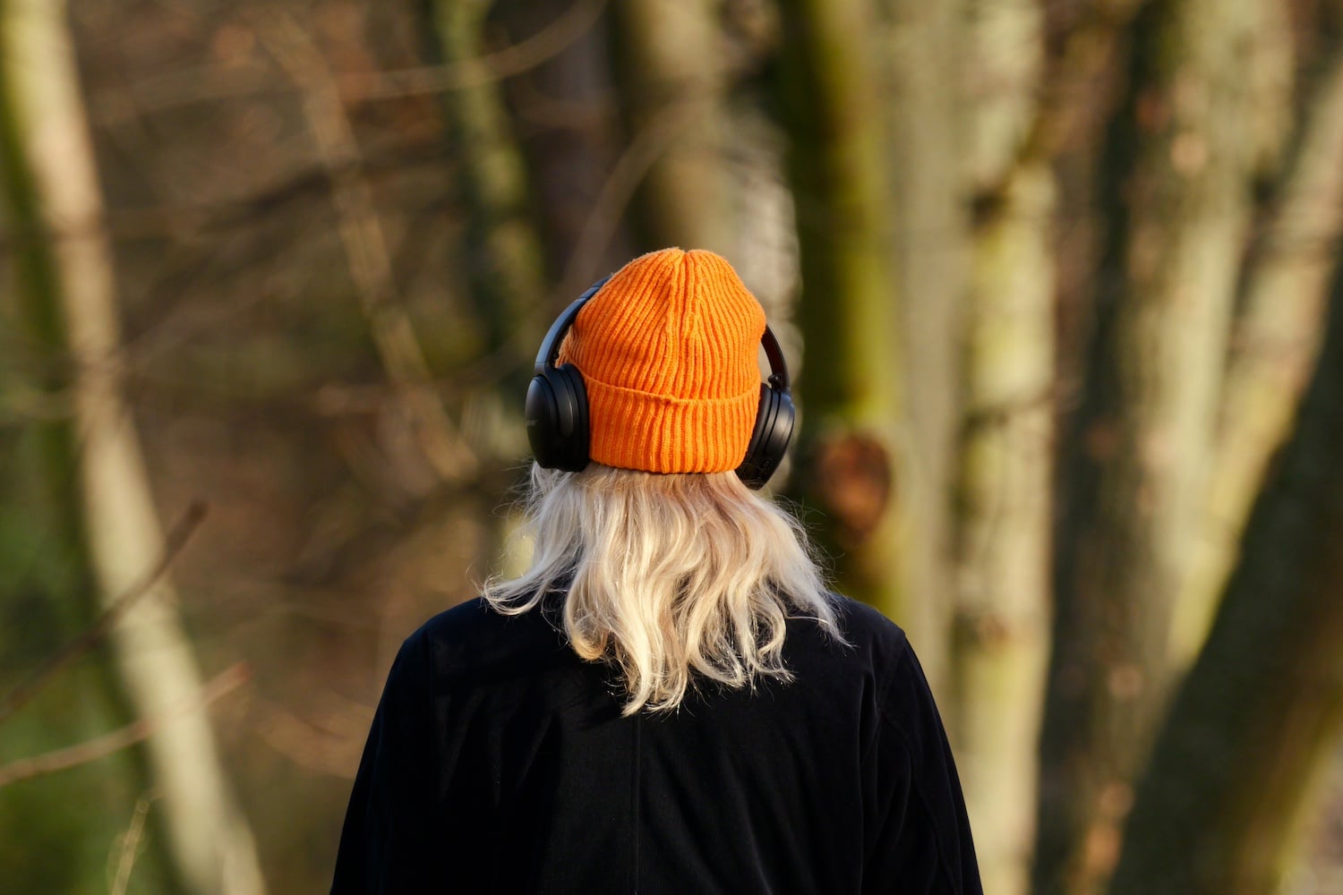 LLMs Take the Airwaves: The Surprising Outcome of AI-Driven Radio Stations